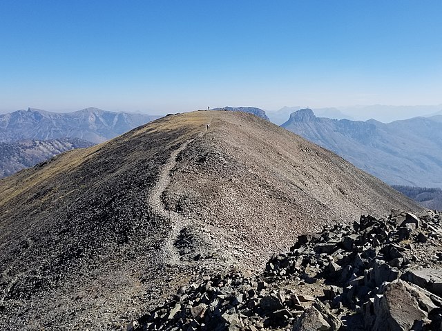 Summit of Avalanche Peak (37742380911)