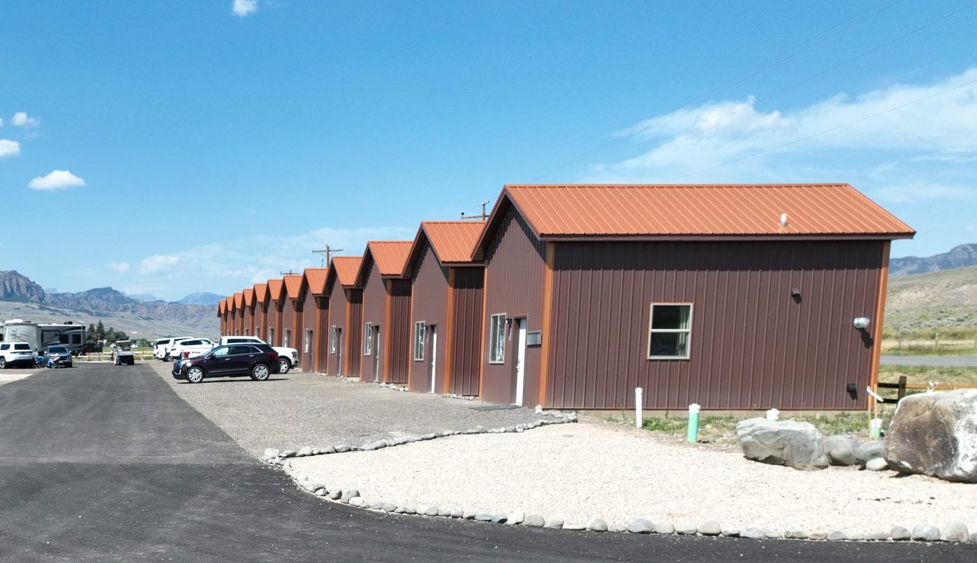 Home 2 Featured image for “Cabin Rentals Near Yellowstone: Your Perfect Basecamp in Cody, Wyoming”